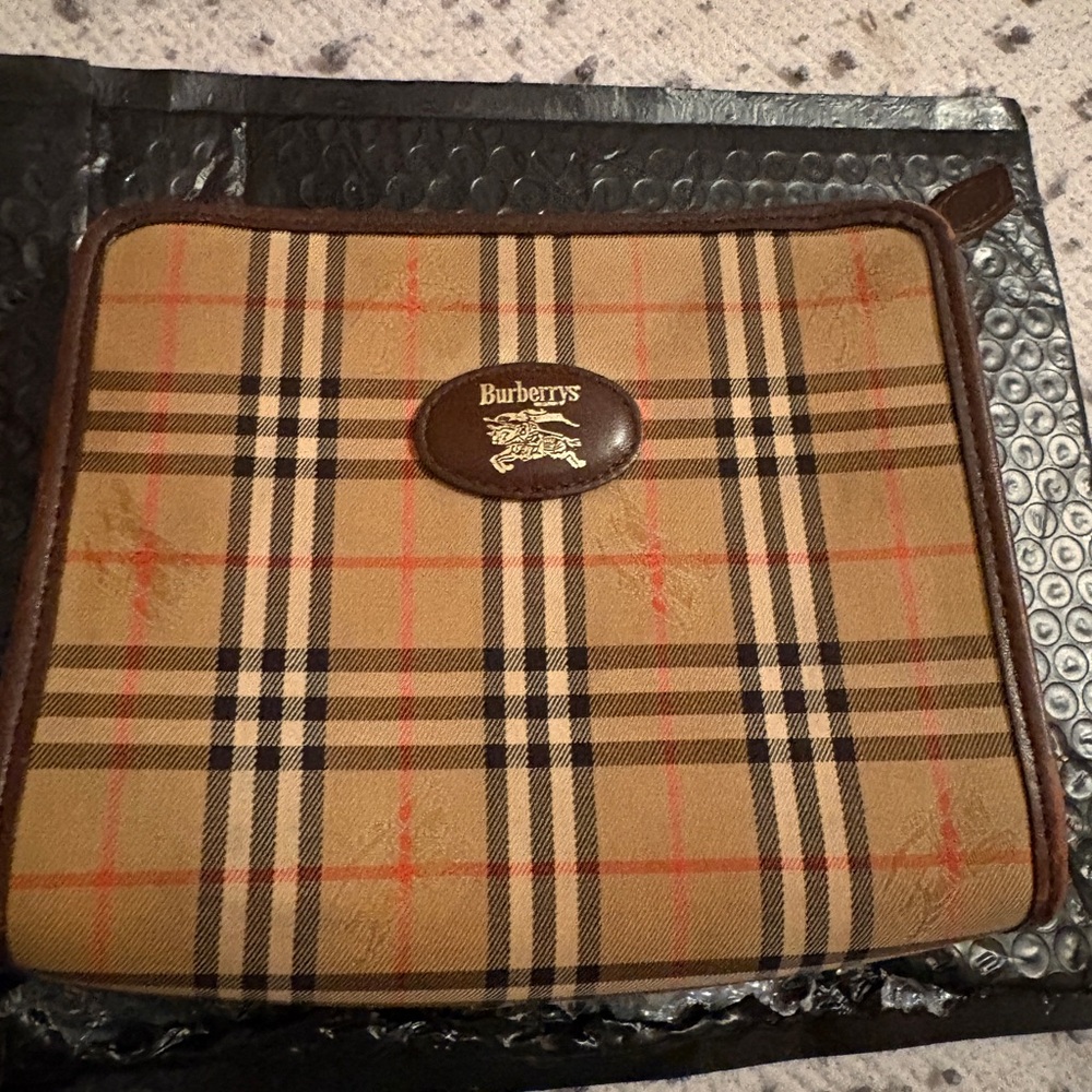 Burberry‎ Vintage Nova Check Zip Pouch in Tan and Brown